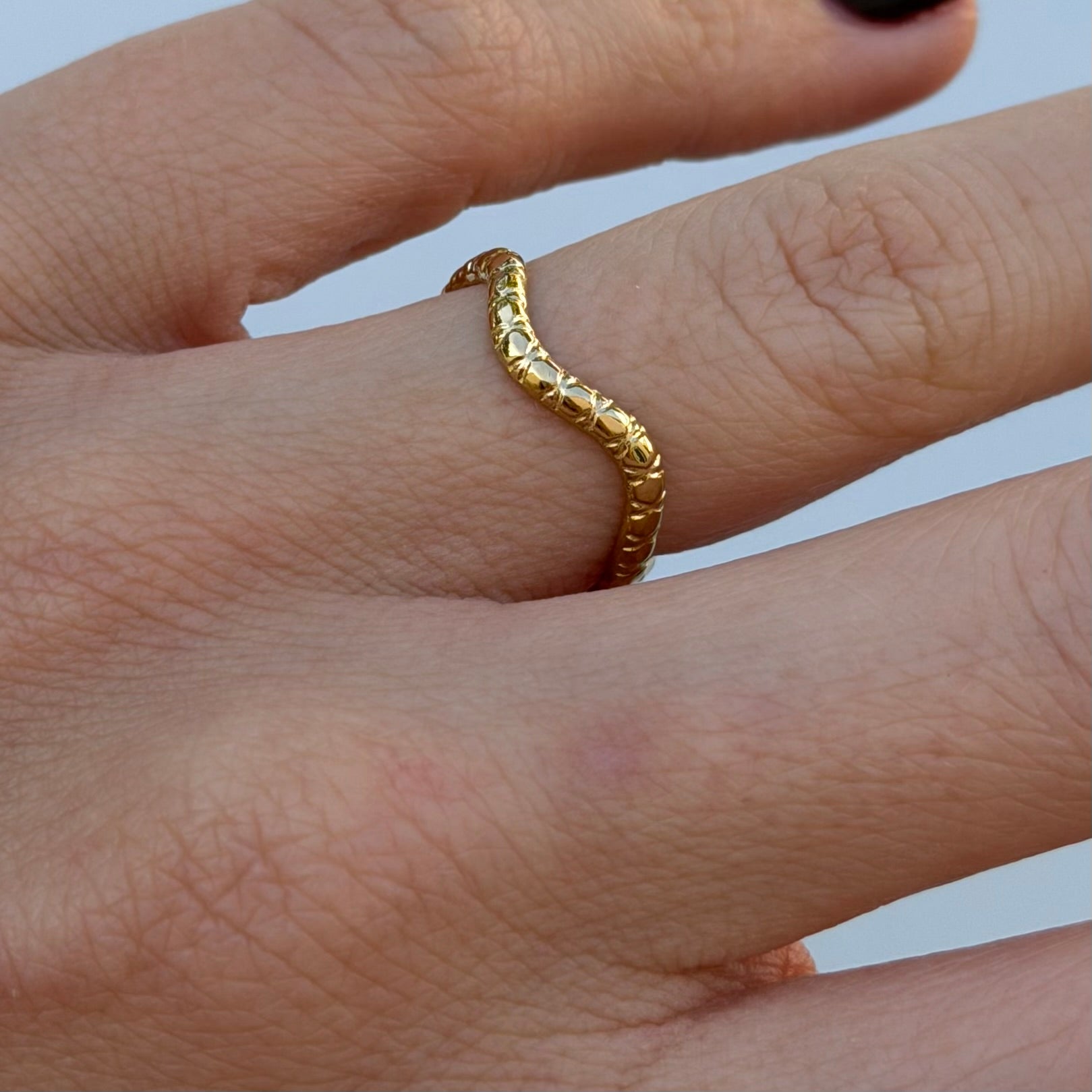 ANILLO SERP DORADO
