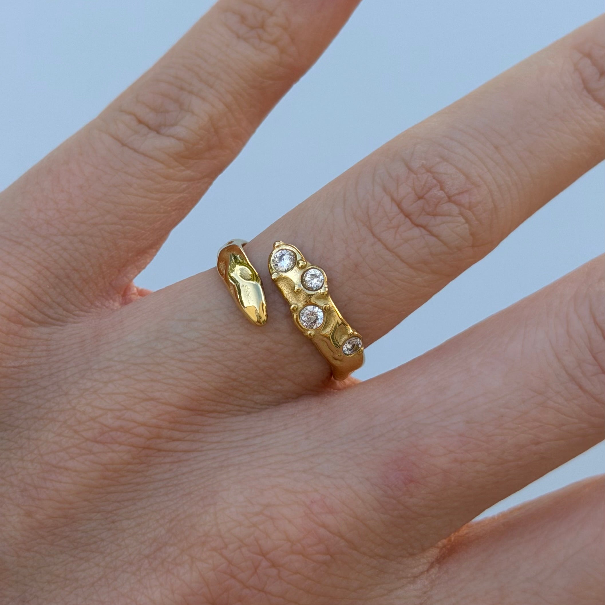 ANILLO ZAFIRA DORADO
