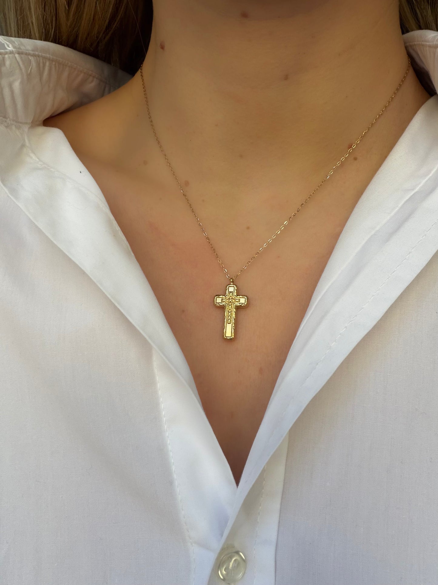 COLLAR CRUZE DORADO