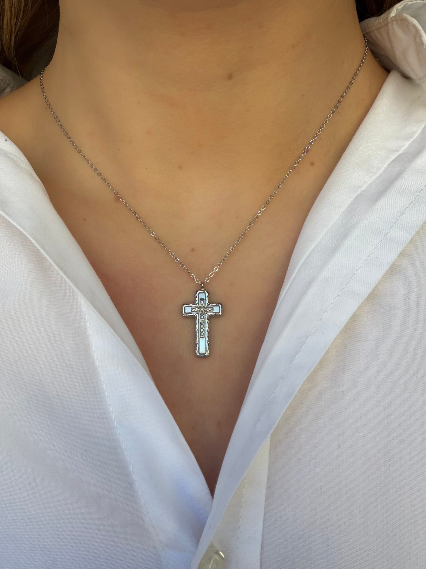 COLLAR CRUZE PLATEADO